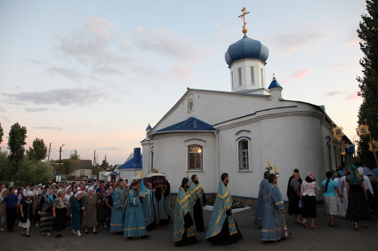Всенощное бдение в храме в честь Покрова Божией Матери г. Покровска