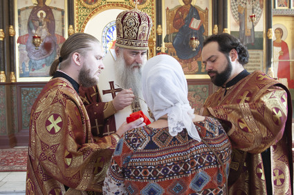 Божественная литургия на Архиерейском подворье – храме в честь иконы Божией Матери «Утоли моя печали» г.Саратова