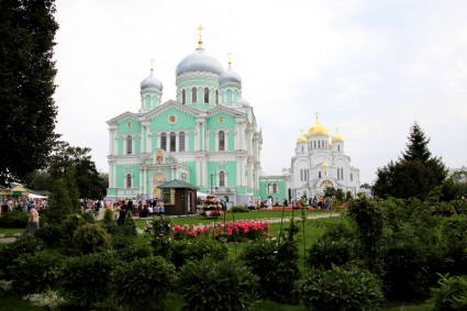 Божественная литургия в Преображенском соборе Дивеевского монастыря