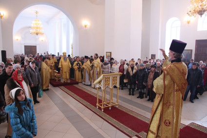 Божественная литургия и вечерня с Чином прощения в Свято-Троицком кафедральном соборе г. Вольска
