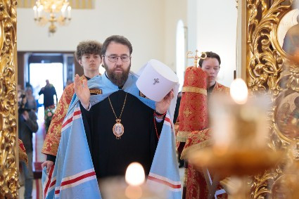 Митрополит Игнатий совершил Божественную литургию в храме святого апостола и евангелиста Иоанна Богослова г. Саратова
