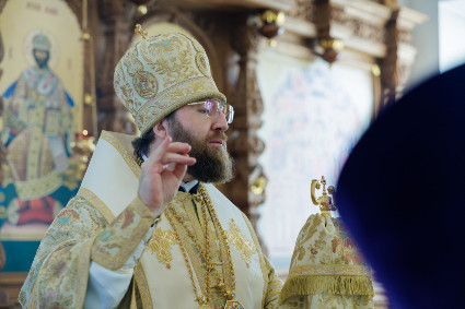 Митрополит Игнатий совершил Божественную литургию в храме новомучеников и исповедников Саратовских г. Саратова