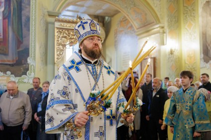 Митрополит Игнатий совершил Божественную литургию в Покровском соборе г. Саратова