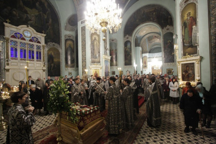 Утреня Великой Субботы в Духосошественском кафедральном соборе Саратова
