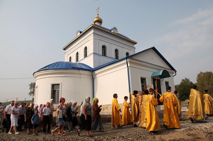 Великое освящение Михаило-Архангельского храма в селе Донгуз