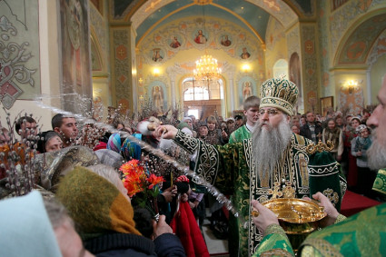 Божественная литургия в храме в честь Покрова Пресвятой Богородицы г. Саратова
