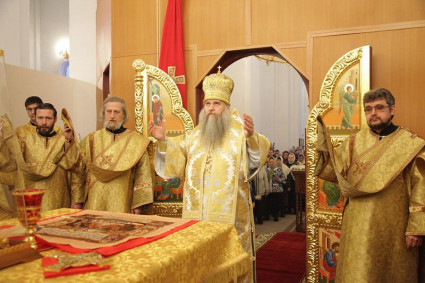 Божественная литургия в храме в честь великомученика Георгия Победоносца