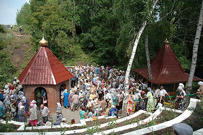 Завершился традиционный крестный ход в Вавилов Дол. Фотографии Алексея Леонтьева.