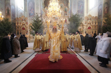 Божественная литургия в Покровском храме Саратова