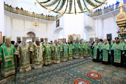 Всенощное бдение в Троицком соборе Дивеевского монастыря