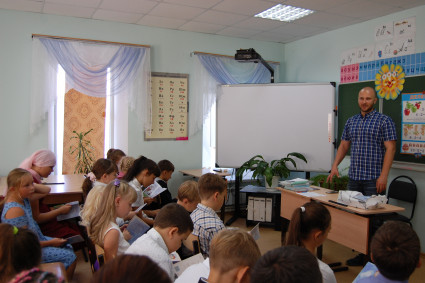 В Хвалынской православной гимназии прошла презентация книги «Святой Александр Медем»
