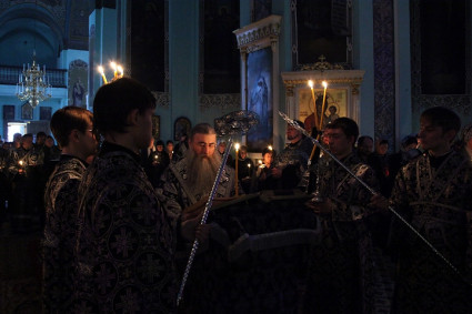 Утреня Великой пятницы в Духосошественском кафедральном соборе Саратова