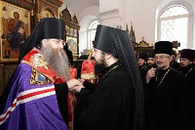 Епископ Саратовский и Вольский Лонгин обратился с пасхальным поздравлением к воспитанникам духовных школ
