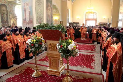 Великая пасхальная вечерня в Покровском храме г. Саратова