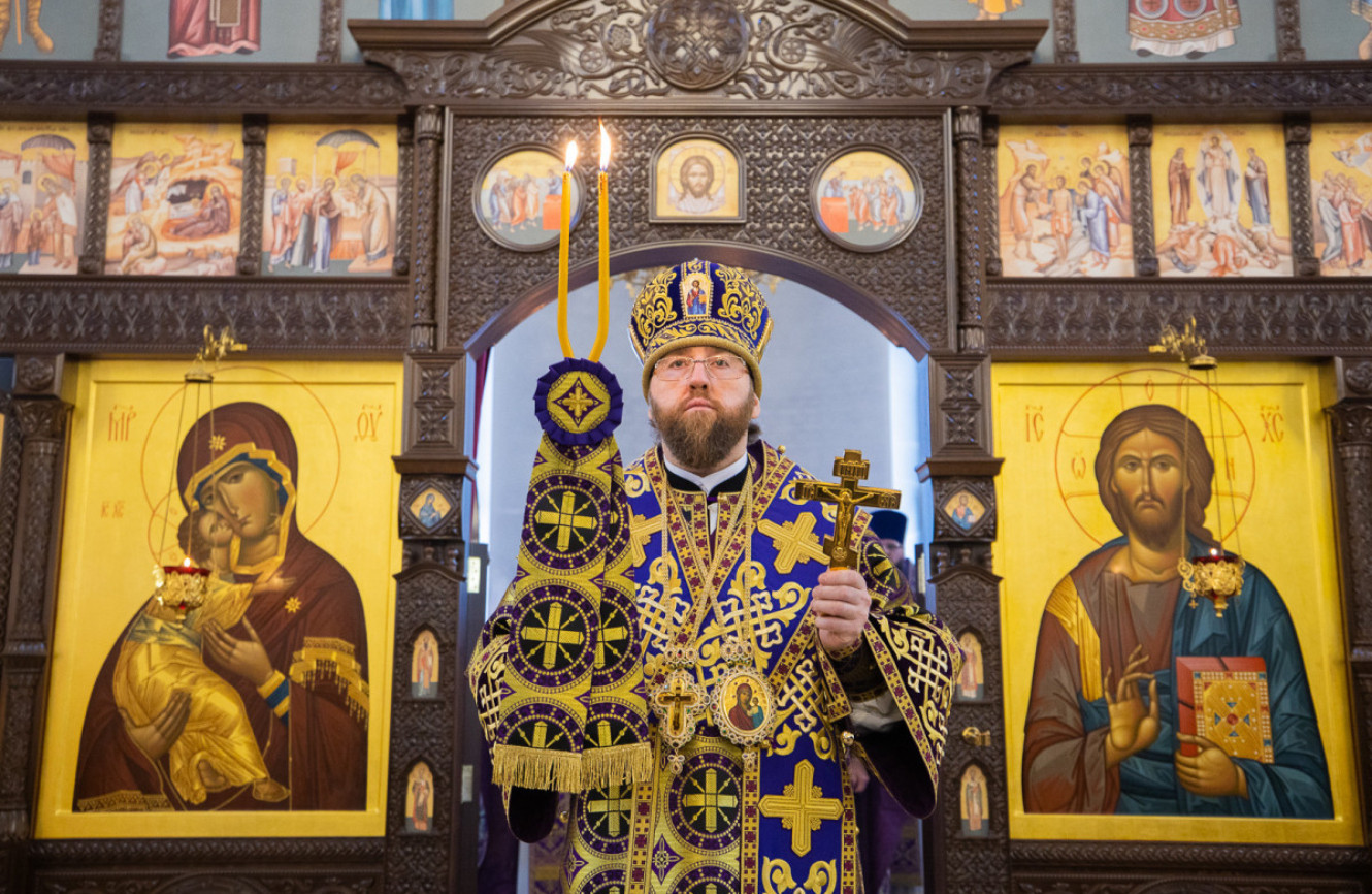 Митрополит Игнатий совершил Божественную литургию в Петропавловском храме г. Саратова