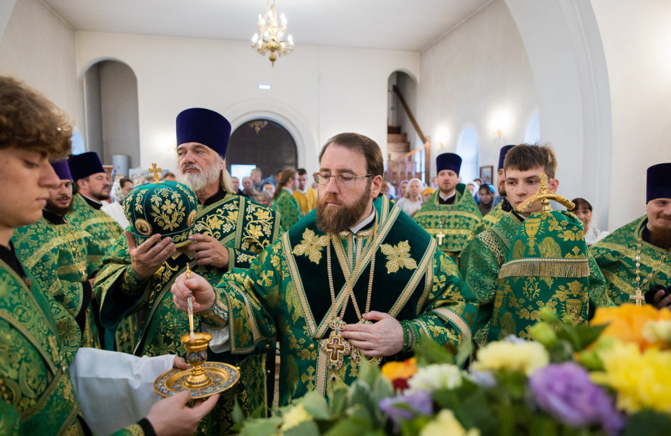 Митрополит Игнатий совершил всенощное бдение в храме преподобного Сергия Радонежского г. Саратова