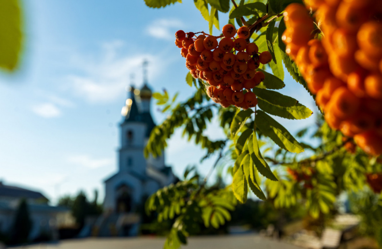 Митрополит Игнатий совершил Божественную литургию в Вознесенско-Пантелеимоновском храме с. Усть-Курдюм