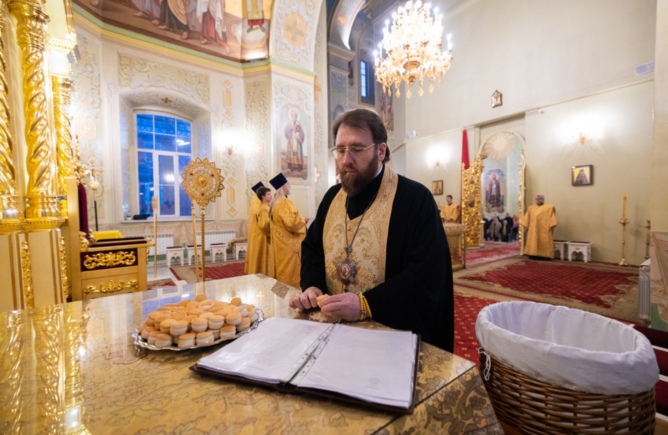 Митрополит Игнатий совершил всенощное бдение в Покровском соборе г. Саратова
