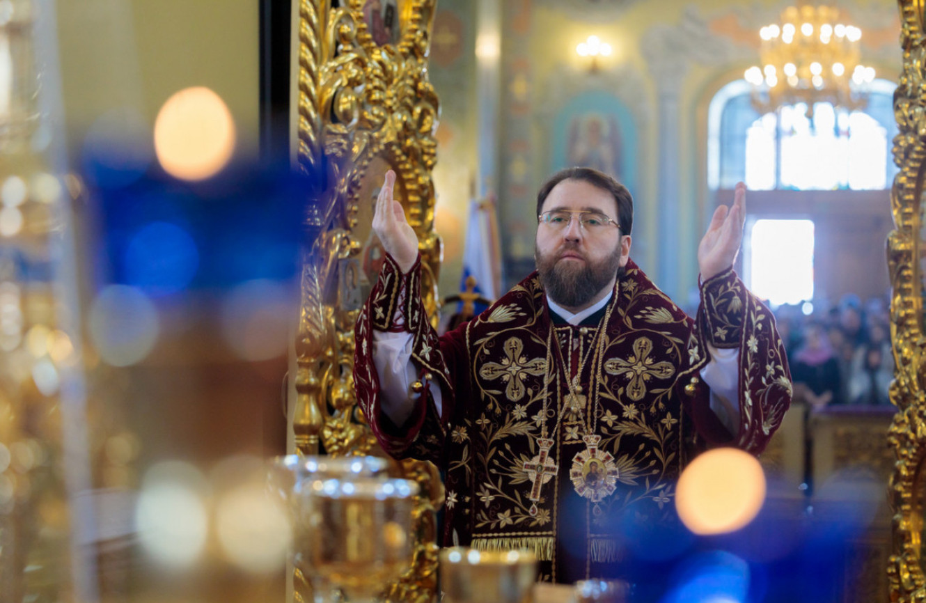 Митрополит Игнатий совершил Божественную литургию в Покровском соборе г. Саратова