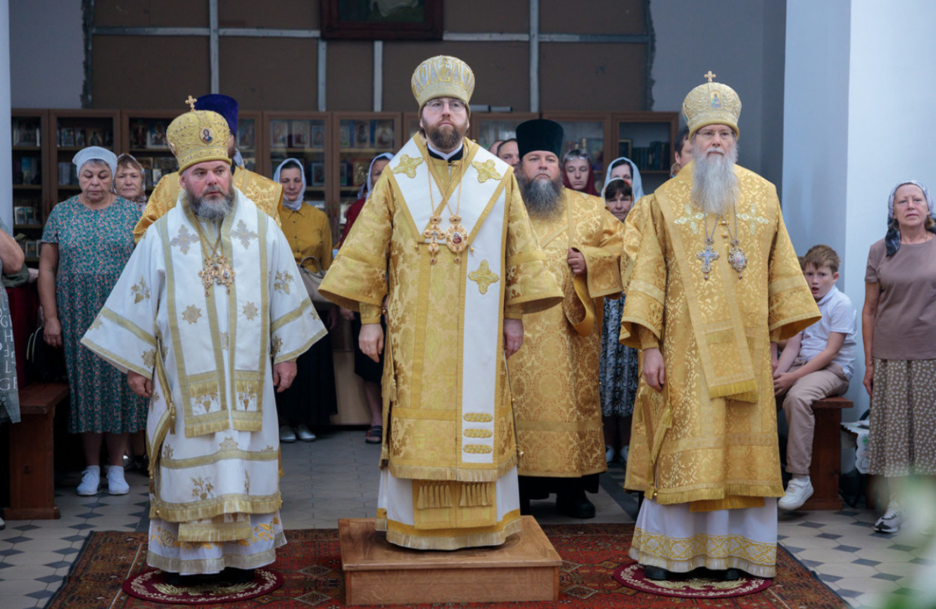 В храме Рождества Христова п. Романовка совершено соборное архиерейское богослужение