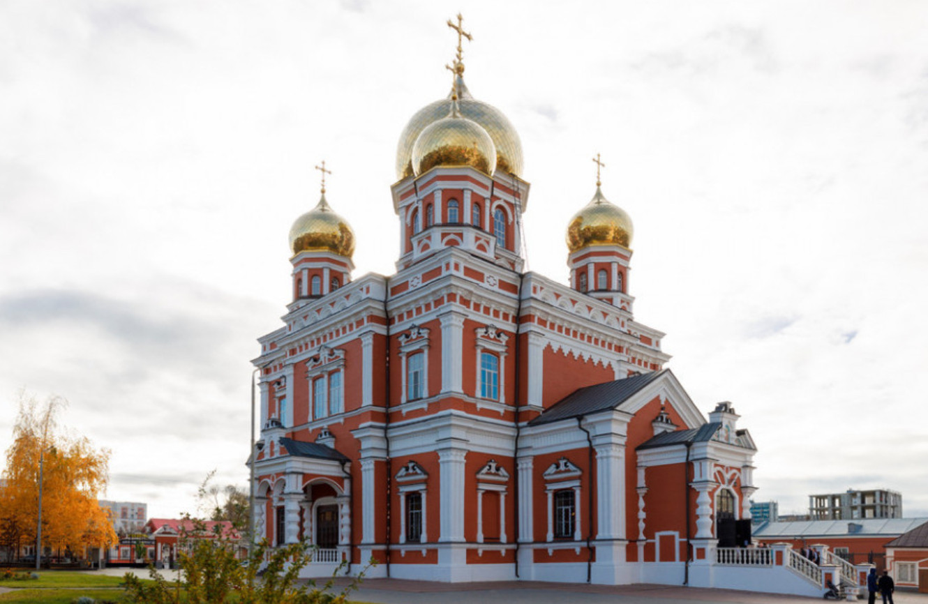 Митрополит Игнатий совершил детскую Литургию в Покровском соборе г. Саратова