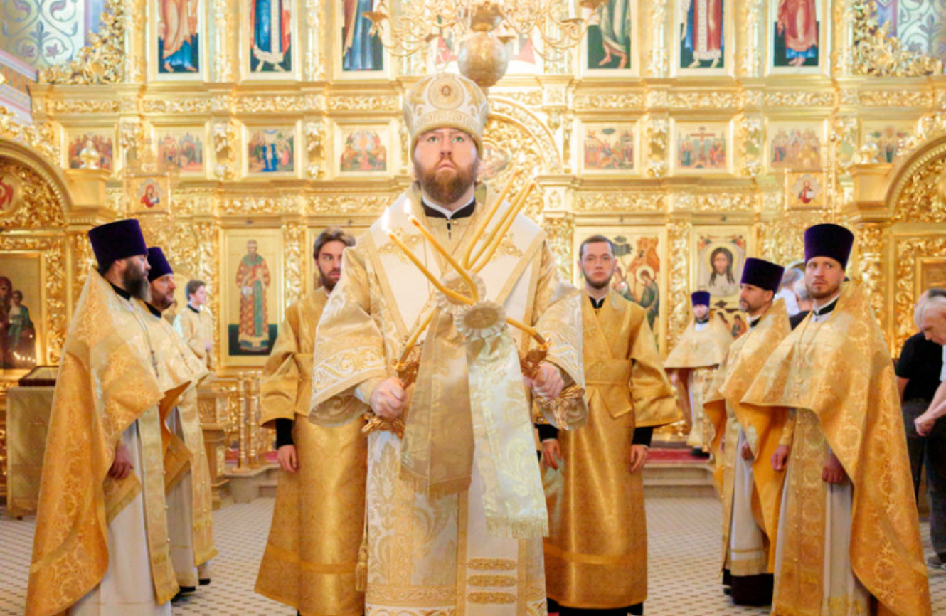 Митрополит Игнатий совершил Божественную литургию в Свято-Троицком кафедральном соборе г. Саратова